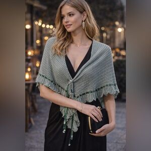 Elegant Green Women's Sweater